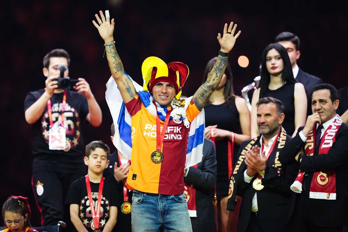 AA-20260515-41396510-41396499-GALATASARAY_FUTBOL_TAKIMI_RAMS_PARKTA_SAMPIYONLUGU_KUTLADI