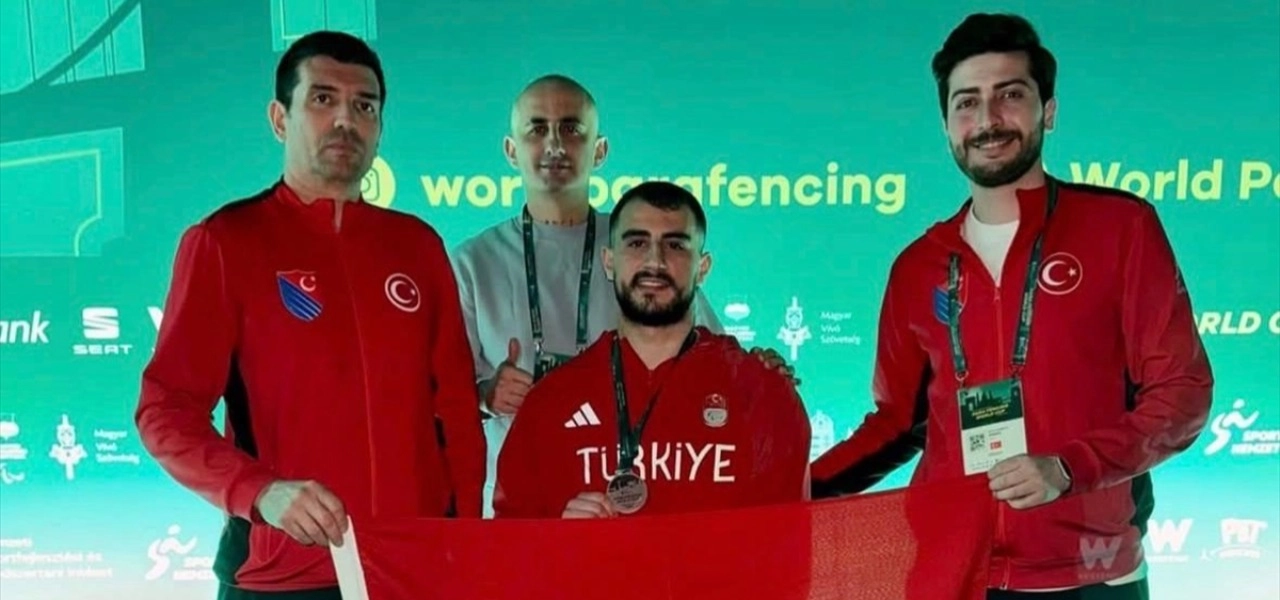 Milli para eskrimci Hakan Akkaya'dan Dünya Kupası'nda gümüş madalya