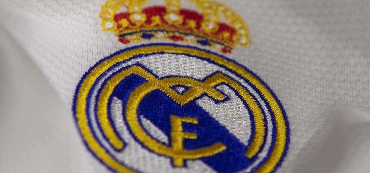 Vinicius iki golle yıldızlaştı, Real Madrid derbide Atletico’yu 3-2 devirdi