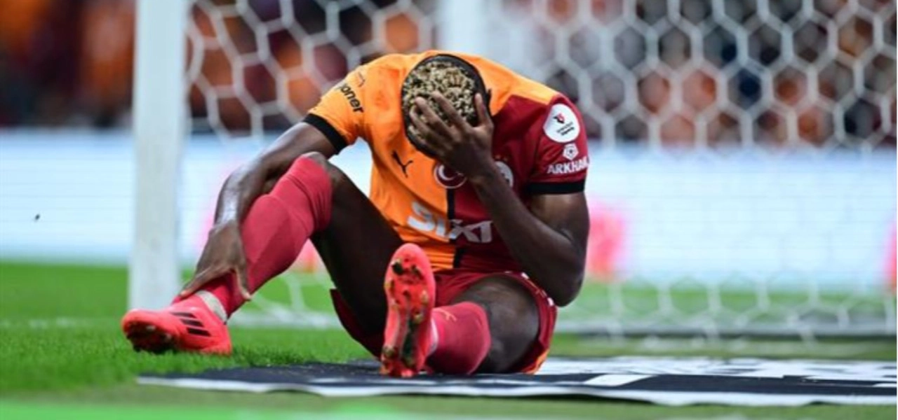 Sarı-kırmızılılara kötü haber: Osimhen sahalardan uzak kalacak