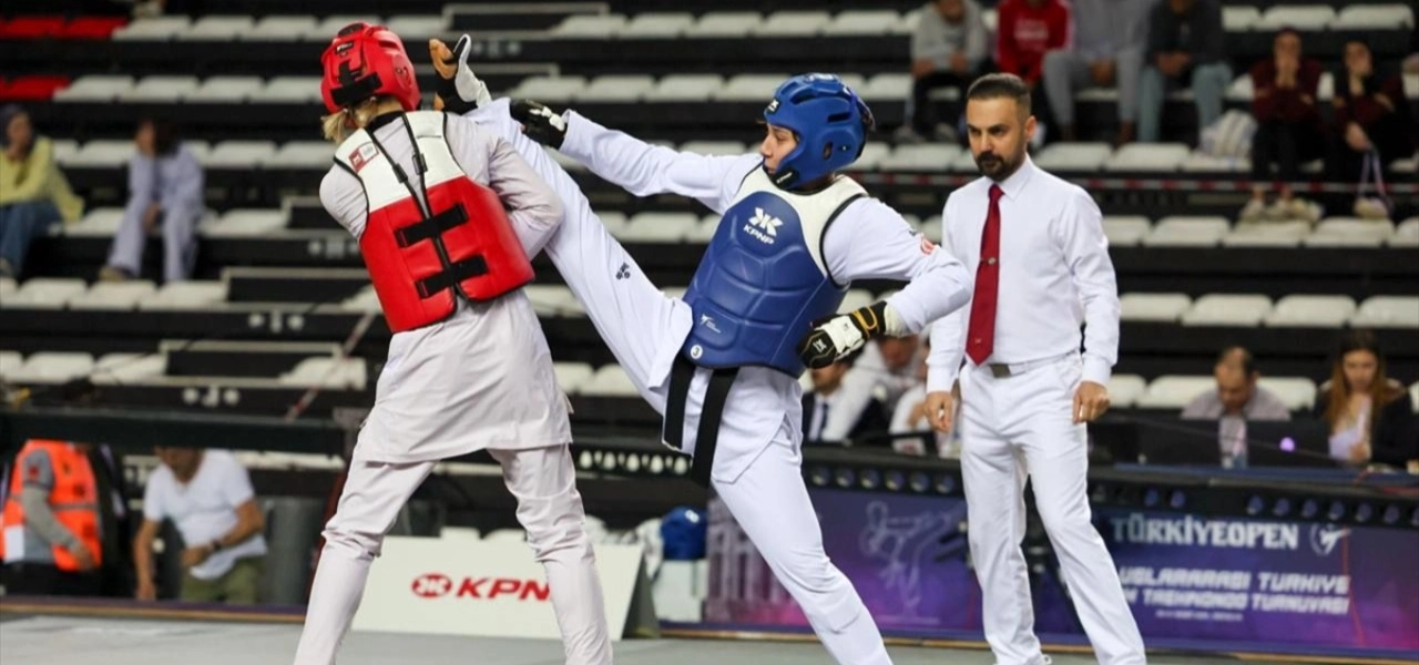 Türkiye Açık Tekvando Turnuvası’nda kadın sporculardan büyük başarı