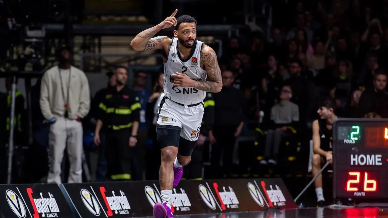 EuroLeague’de ayın MVP’si Carlik Jones oldu