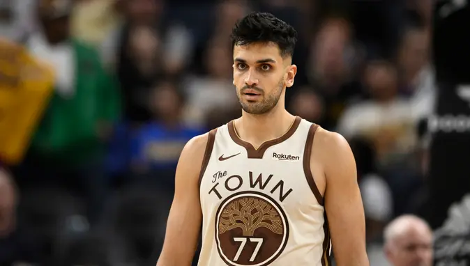 Warriors deplasmanda Spurs’e kaybetti, milliler öne çıktı