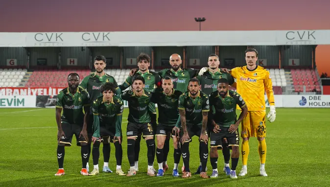 “6 puanlık” maçta Sakaryaspor ligde zora düştü