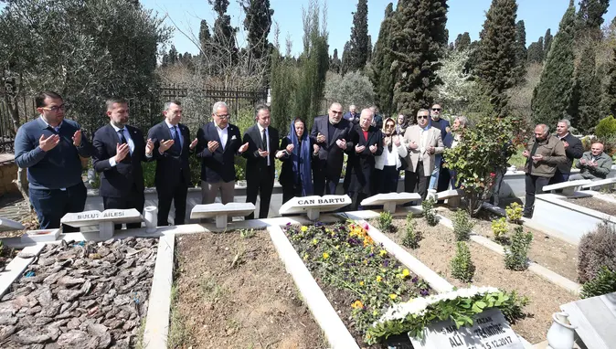 Can Bartu vefatının 7. yılında kabri başında anıldı
