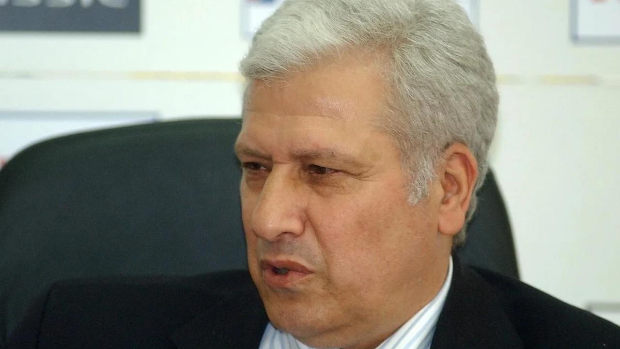 Bordo-Mavili camia yasta: Atay Aktuğ vefat etti