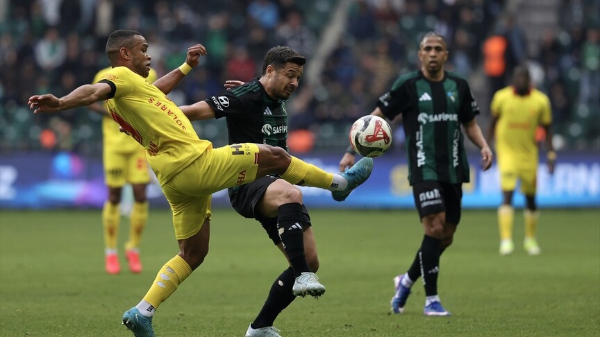 Kocaelispor Göztepe maçında tartışmalı penaltı