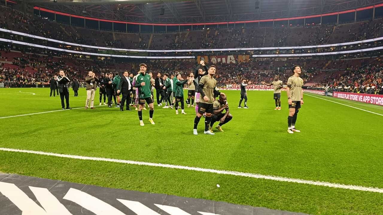 Serdar Dursun’dan duygulandıran minik taraftar hamlesi