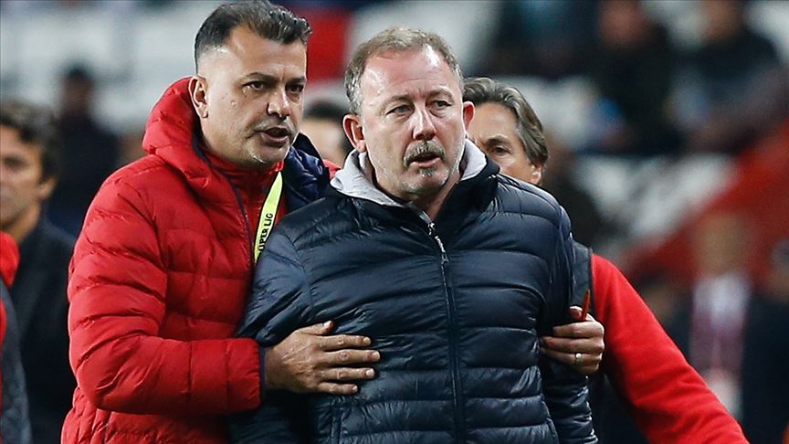 Sergen Yalçın oyuncularına rest çekti! Böyle oyun olmaz