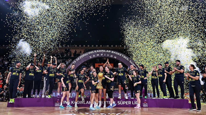 Avrupa’yı sallayan Fenerbahçe Opet EuroLeague şampiyonu