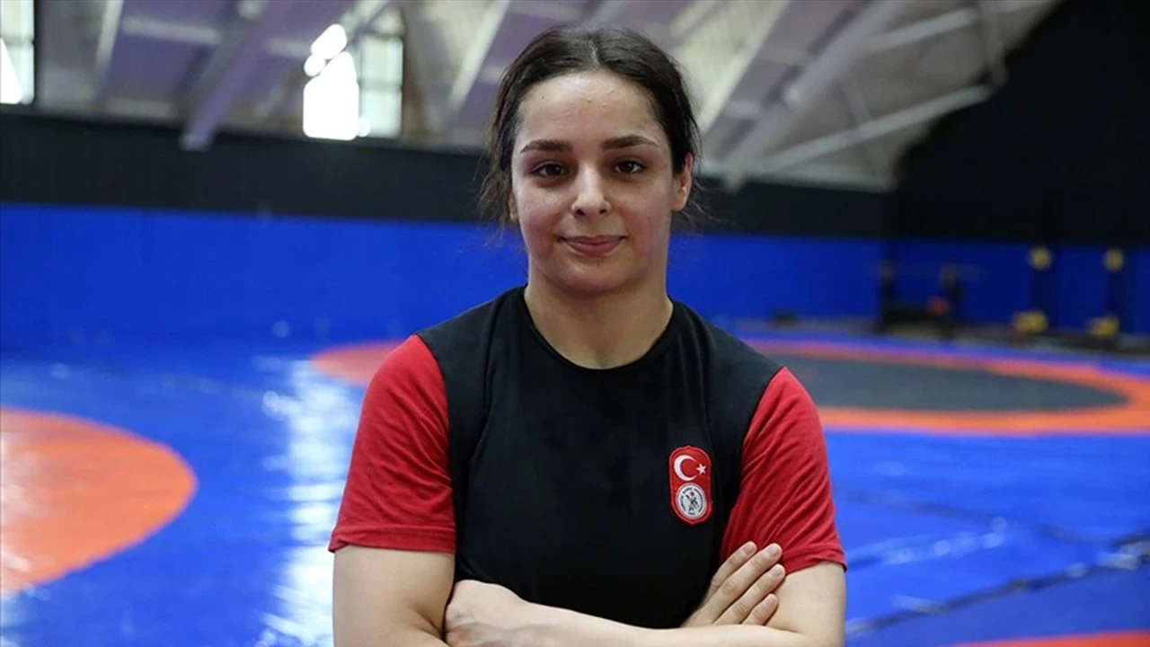 Milli güreşçi Tuba Demir Avrupa üçüncüsü oldu