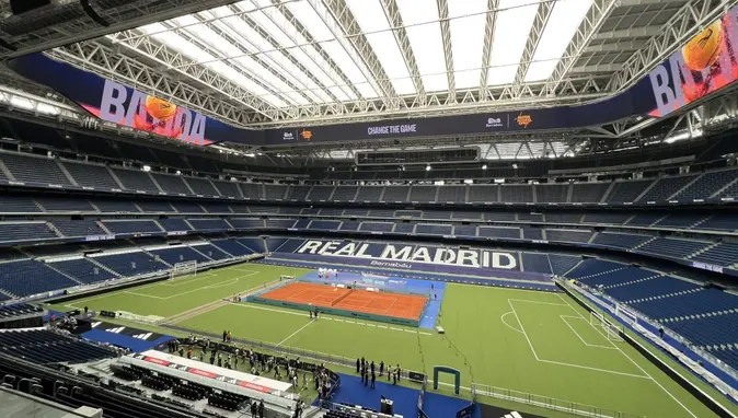 Bernabéu’da tarihi dönüşüm: Real Madrid’in evi tenis kortu oldu