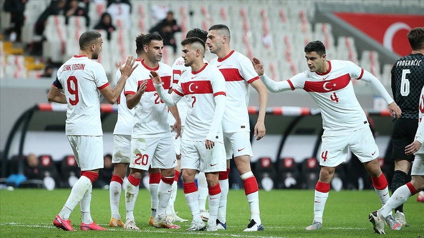 Milliler Haziran'da Dünya Kupası için iki kıtada ter dökecek