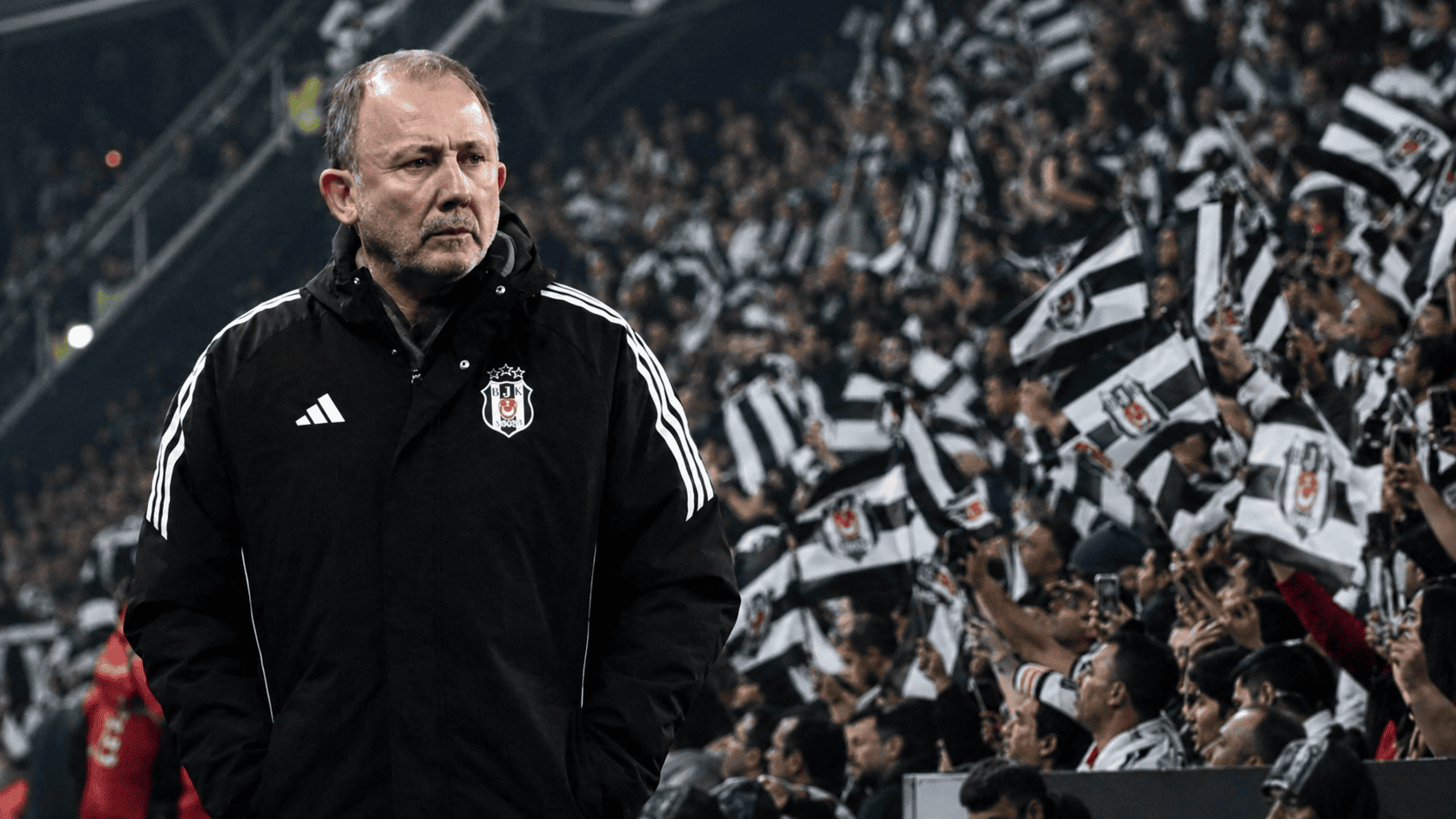 Beşiktaş tribünlerinden tepki: Taraftar bu kez susarak konuştu
