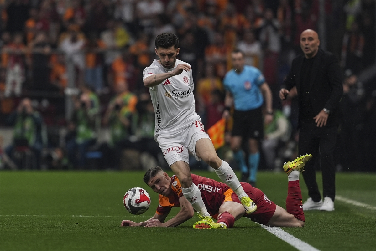 RAMS Park’ta soğuk duş: Antalyaspor öne geçti