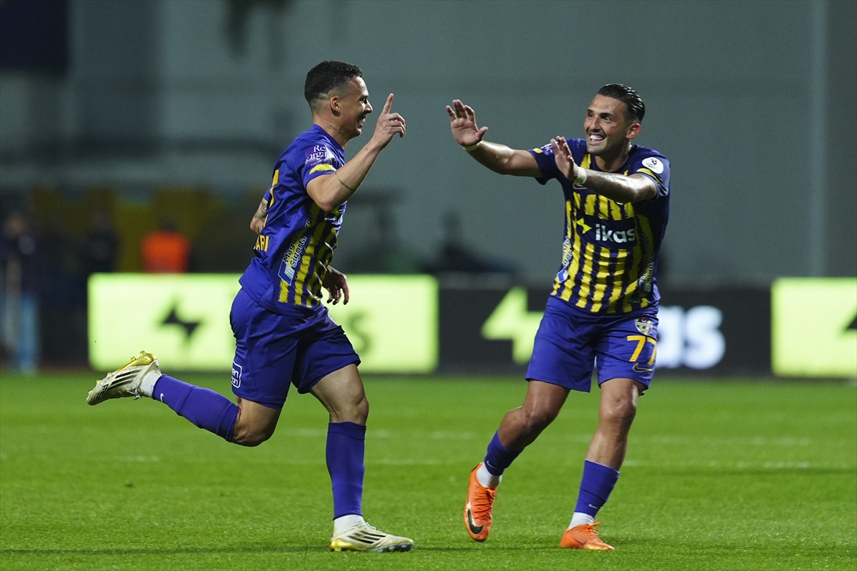 Eyüpspor ilk yarıda fırtına gibi esti