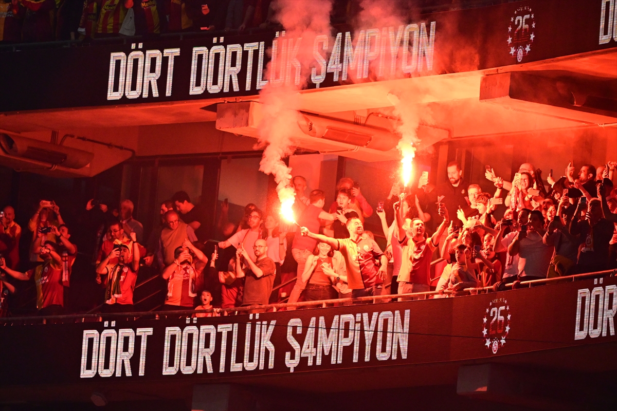 Aslan sezonu şampiyonlukla mühürledi, kupa Galatasaray’ın oldu