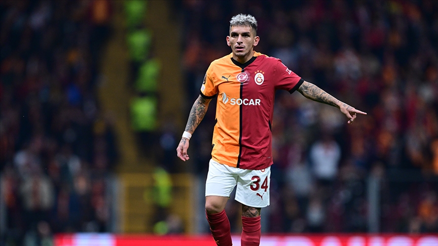 Galatasaray’ın yıldızı Torreira’ya yumruk atan şüpheli adliyede