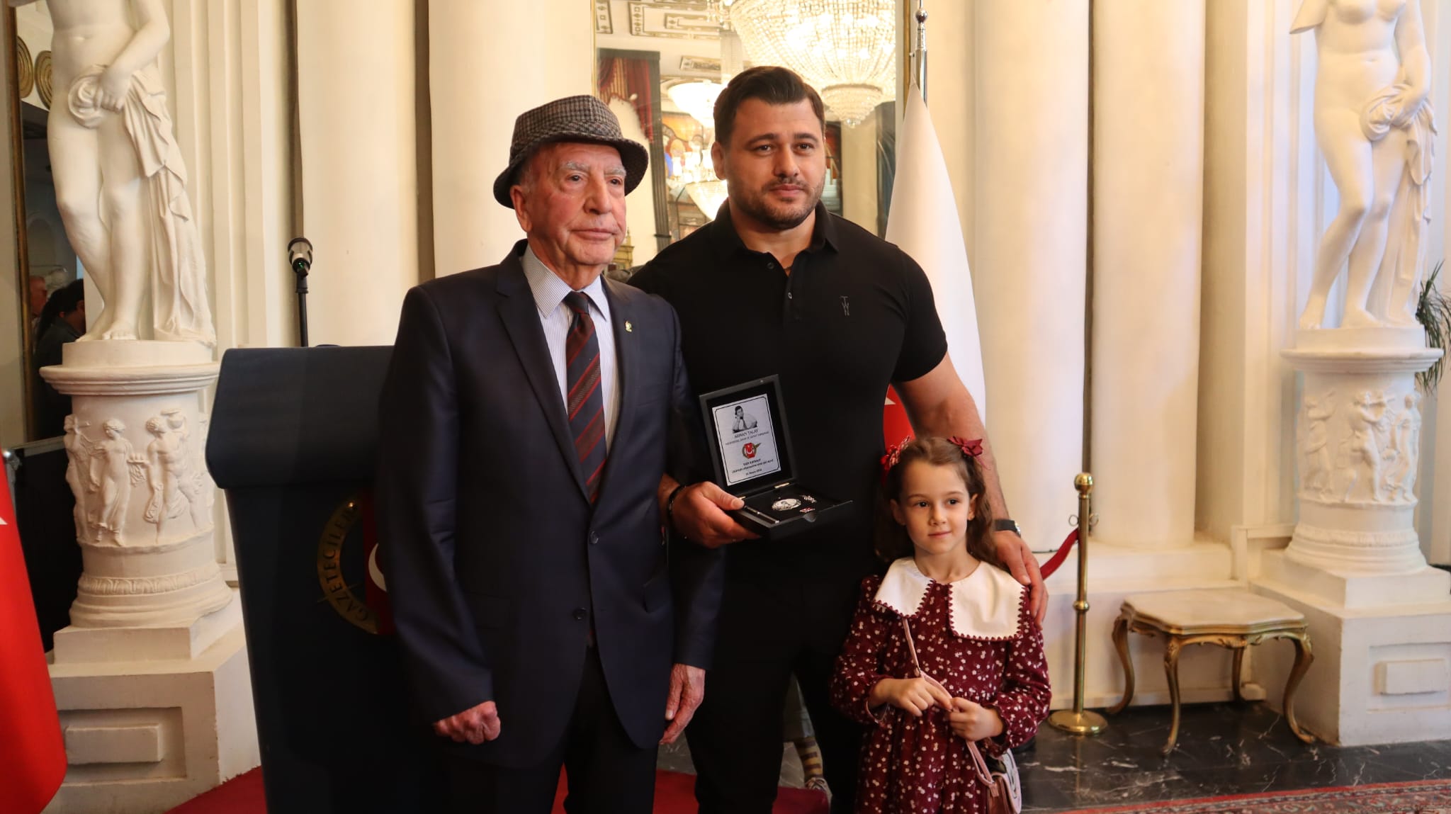 Rıza Kayaalp'ten Yağmur Avcı'ya: Türk sporunun yıldızları aynı törende buluştu