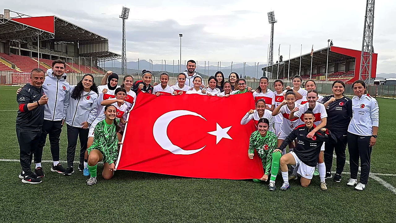 Ay-yıldızlılardan UEFA turnuvasında şampiyonluk