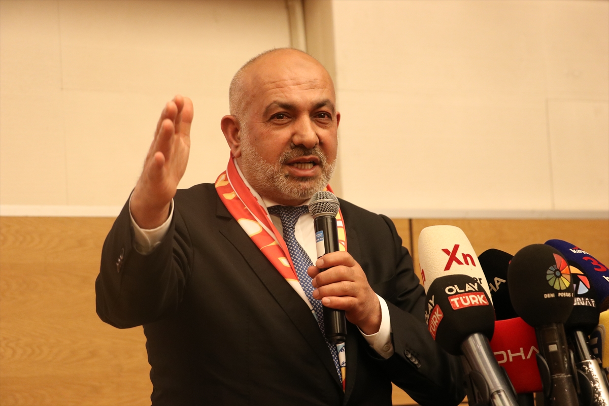 Kayserispor’da Ali Çamlı dönemi başladı: Bu takımı şampiyon yapacağım