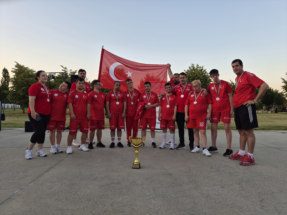 Gümüş madalya geldi! Milliler dünya sahnesinde parladı