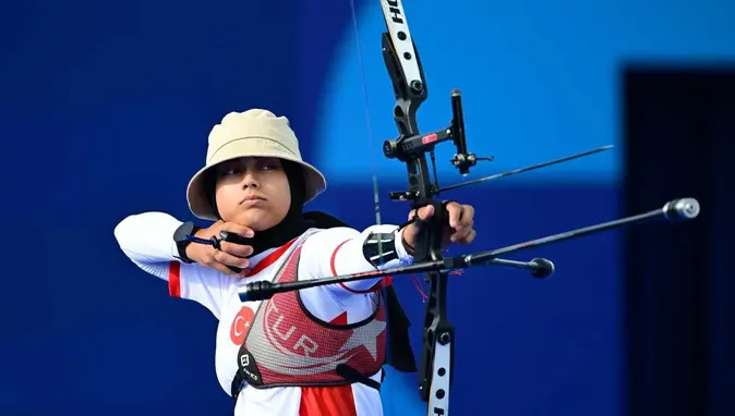 Türk okçuluğunda tarihi gün! Elif Berra Gökkır kürsüde