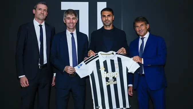 Zeki Çelik'in Juventus transferi İtalya'da gündem oldu