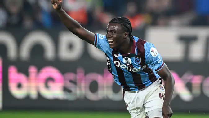 Trabzonspor'da flaş ayrılık! Oulai, İtalya temsilcisi ile el sıkıştı