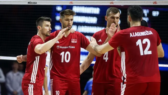 Ukrayna karşısında müthiş zafer! Filenin Efeleri pes etmedi