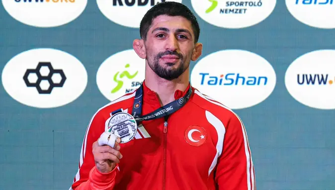 Kerem Kamal final oynadı, gümüş madalya kazandı