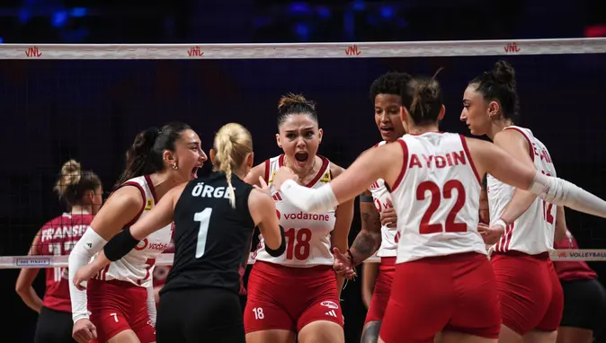 Filenin Sultanları tarih yazdı! VNL'de 6. kez yarı finalde