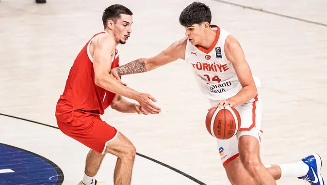 U18 Milliler hız kesmiyor! Farklı galibiyetle çeyrek finalde