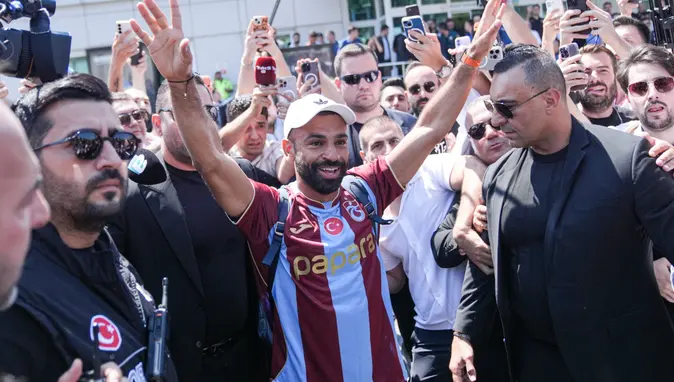 Trabzonspor'da Salah çılgınlığı! Yıldız futbolcu coşkuyla karşılandı