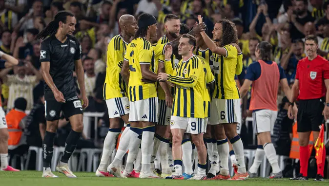 Fenerbahçe, Sturm Graz karşısında avantajı kaptı