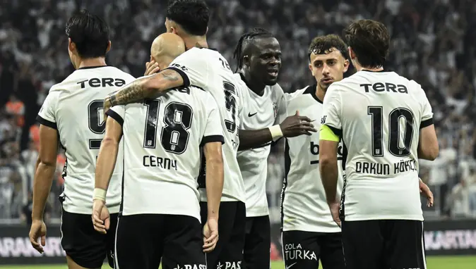 Tüpraş Stadı'nda Avrupa sınavı! Beşiktaş avantaj peşinde