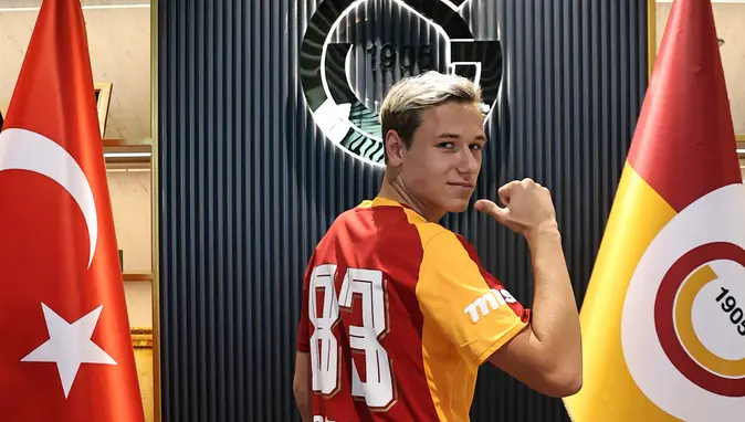 Aleksey Batrakov Galatasaray tarihinde bir ilke imza attı