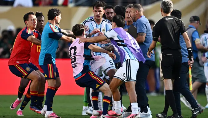 FIFA’dan Paredes ve Molina’ya ağır ceza