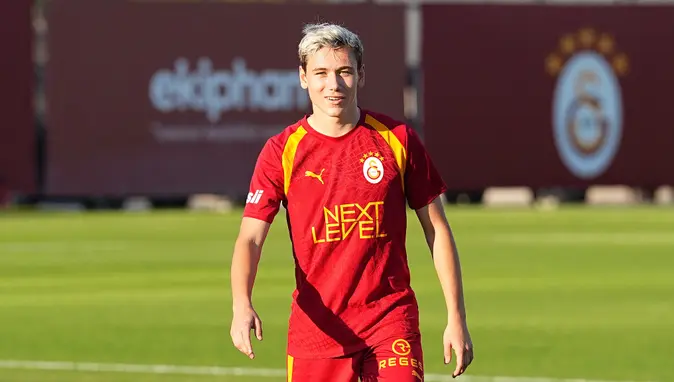 Aleksey Batrakov, Galatasaray'da ilk antrenmanına çıktı