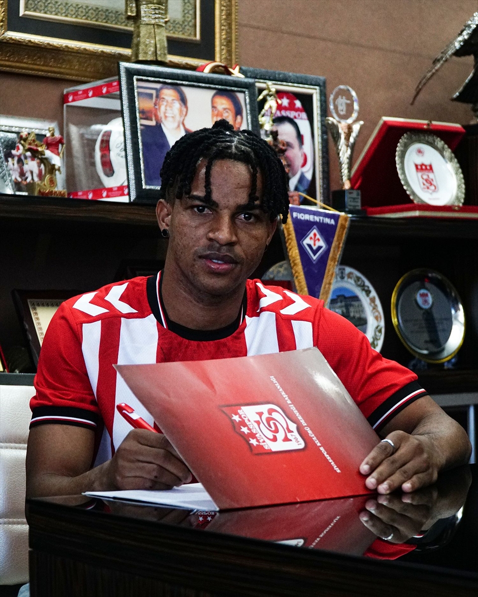 Sivasspor'dan forvet takviyesi!