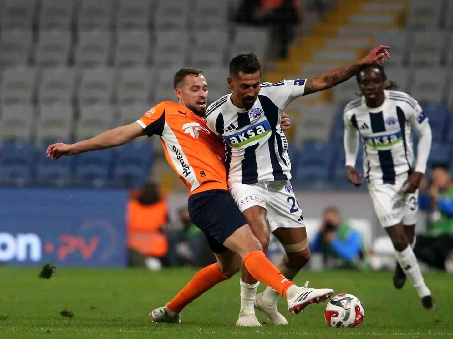 Başakşehir öne geçti, Kasımpaşa yakaladı! Maç 1-1 bitti