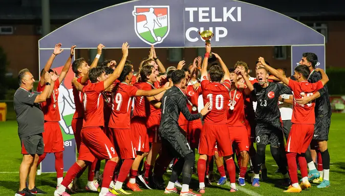 U17 Milli Takımı Macaristan'da şampiyon oldu