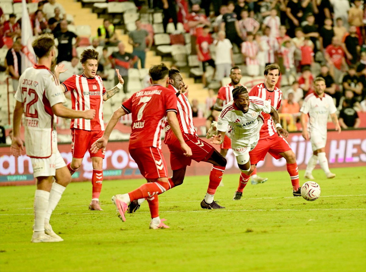 Sivasspor Antalya’da güldü: Manaj 3 puanı getirdi