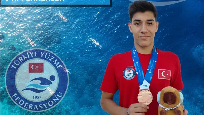 Milli yüzücü İbrahim Burhan'dan bronz madalya!