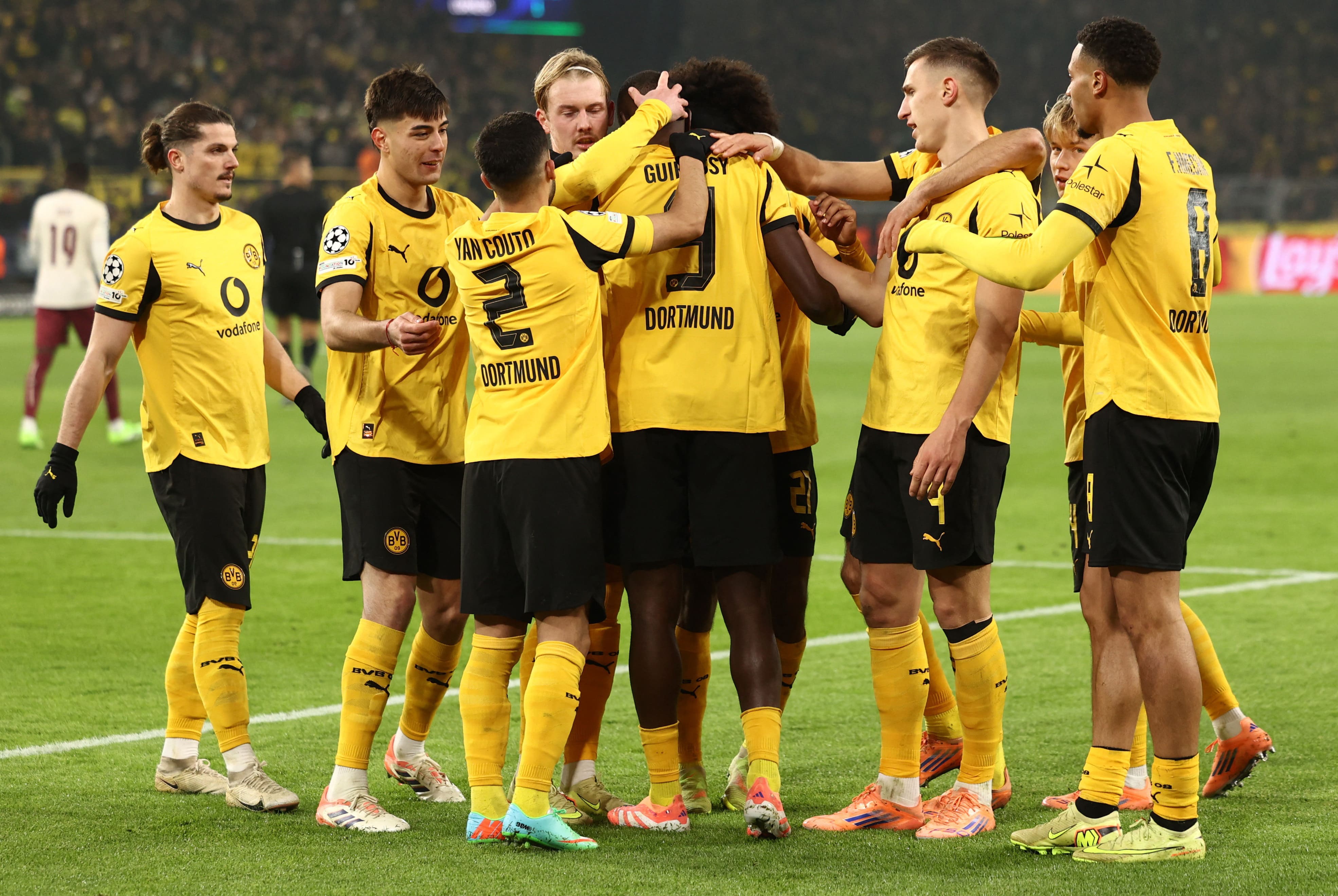 Guirassy iki kaleye birden attı! Dortmund çılgın maçı kazandı