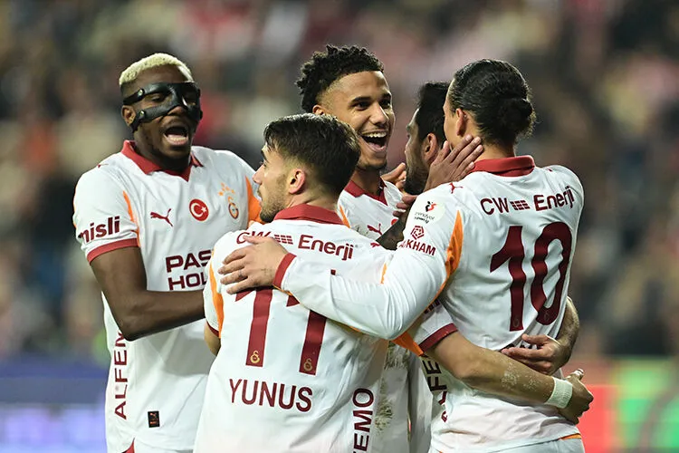 Galatasaray Avrupa sahnesinde! İşte Sporting 11'i