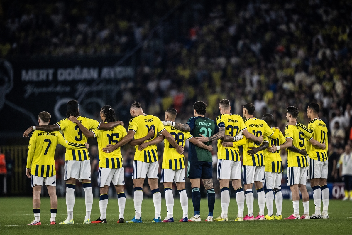 Kadıköy’de ilk 45 dakika bitti! Fenerbahçe-Roma maçında devre skoru