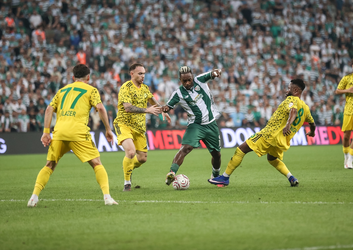 Bursa'da 40 bin taraftar önünde gol düellosu! Kazanan çıkmadı