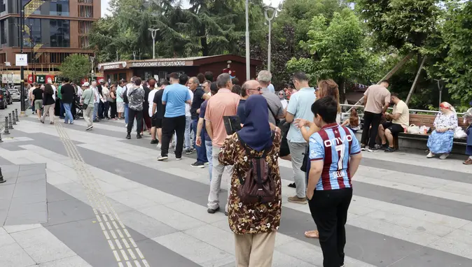 Trabzonspor-Galatasaray maçına büyük ilgi! Biletler satışta