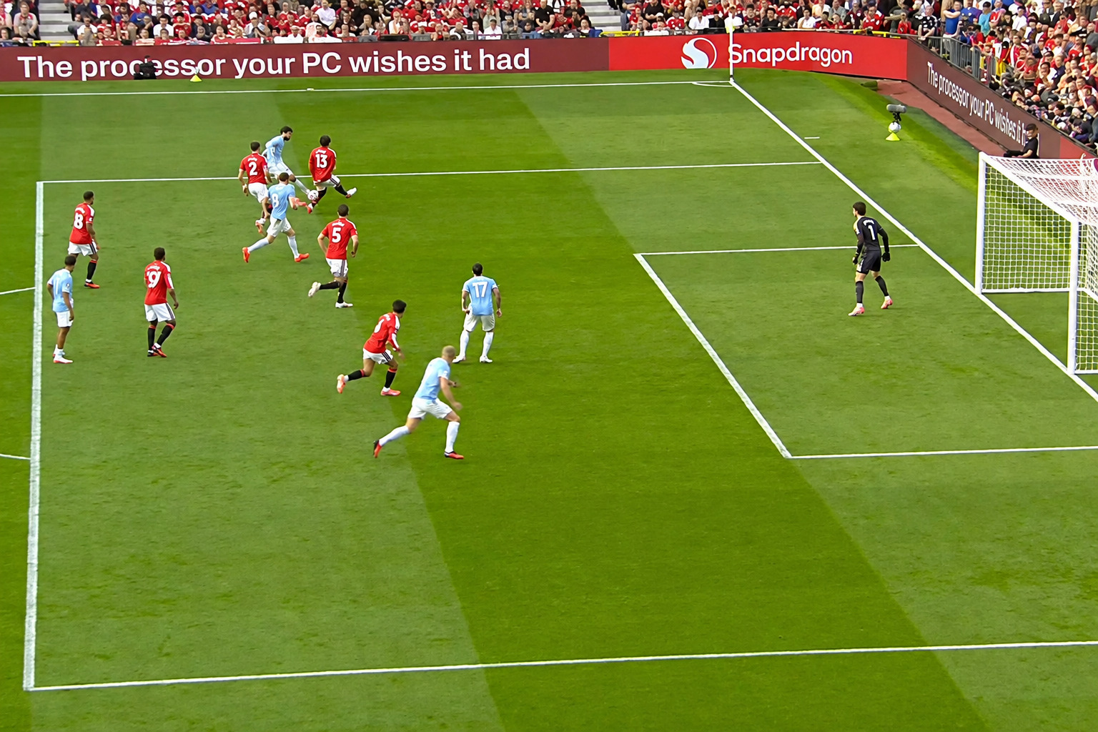 Manchester derbisindeki VAR hatasının faturası ağır oldu